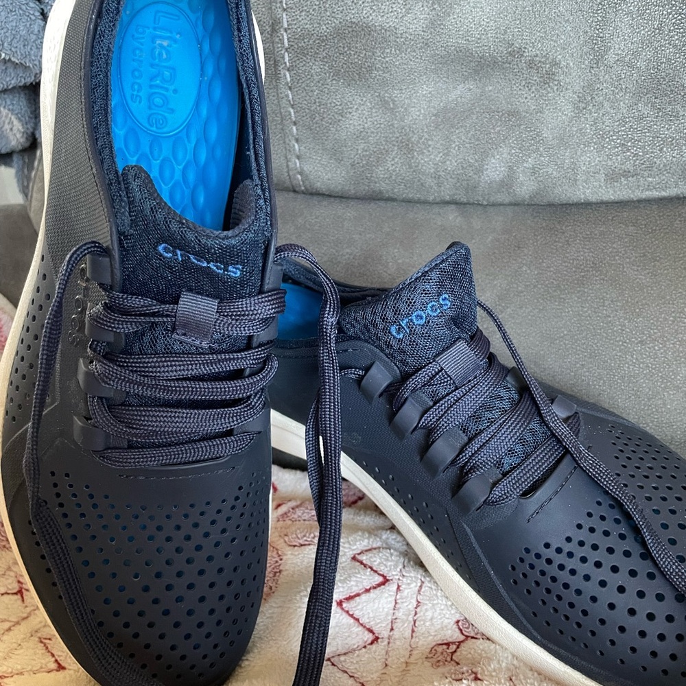 CROCS literide Navy Sneakers